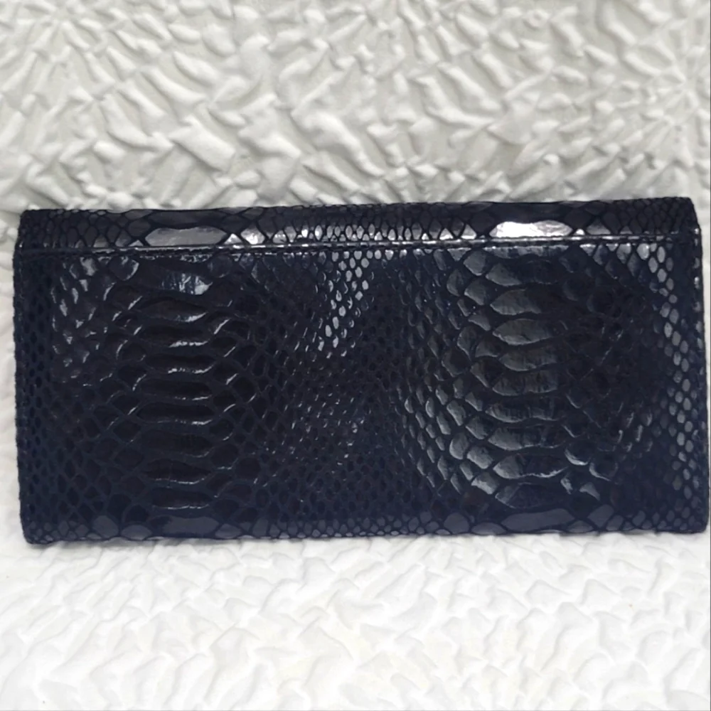 🪷Micheal Kors Fulton Python Wallet - Picture 4 of 11